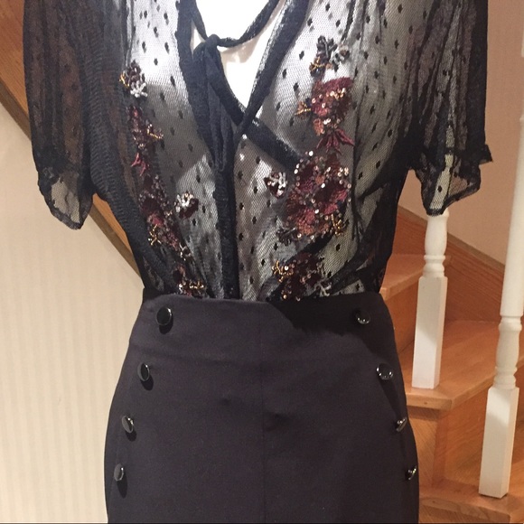 💕💕2X HOST PICK💕💕NWT Black lace with sequins blouse - Picture 2 of 8